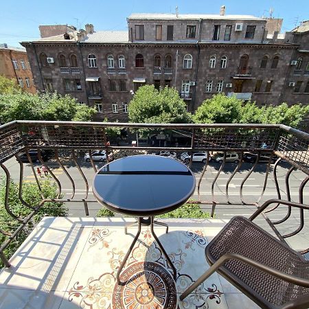 Amiryan Street 1 Bedroom Deluxe Apartment With Balcony Am104 Erevan Exterior foto