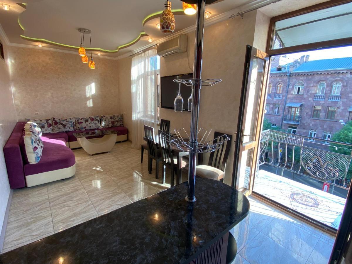 Amiryan Street 1 Bedroom Deluxe Apartment With Balcony Am104 Erevan Exterior foto