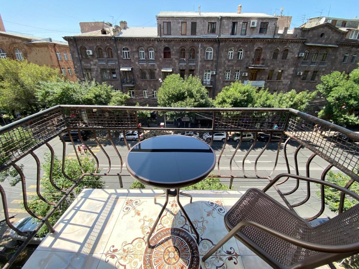 Amiryan Street 1 Bedroom Deluxe Apartment With Balcony Am104 Erevan Exterior foto