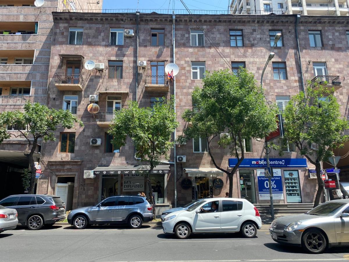 Amiryan Street 1 Bedroom Deluxe Apartment With Balcony Am104 Erevan Exterior foto
