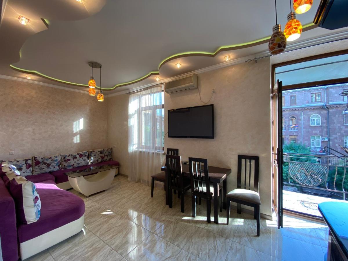 Amiryan Street 1 Bedroom Deluxe Apartment With Balcony Am104 Erevan Exterior foto