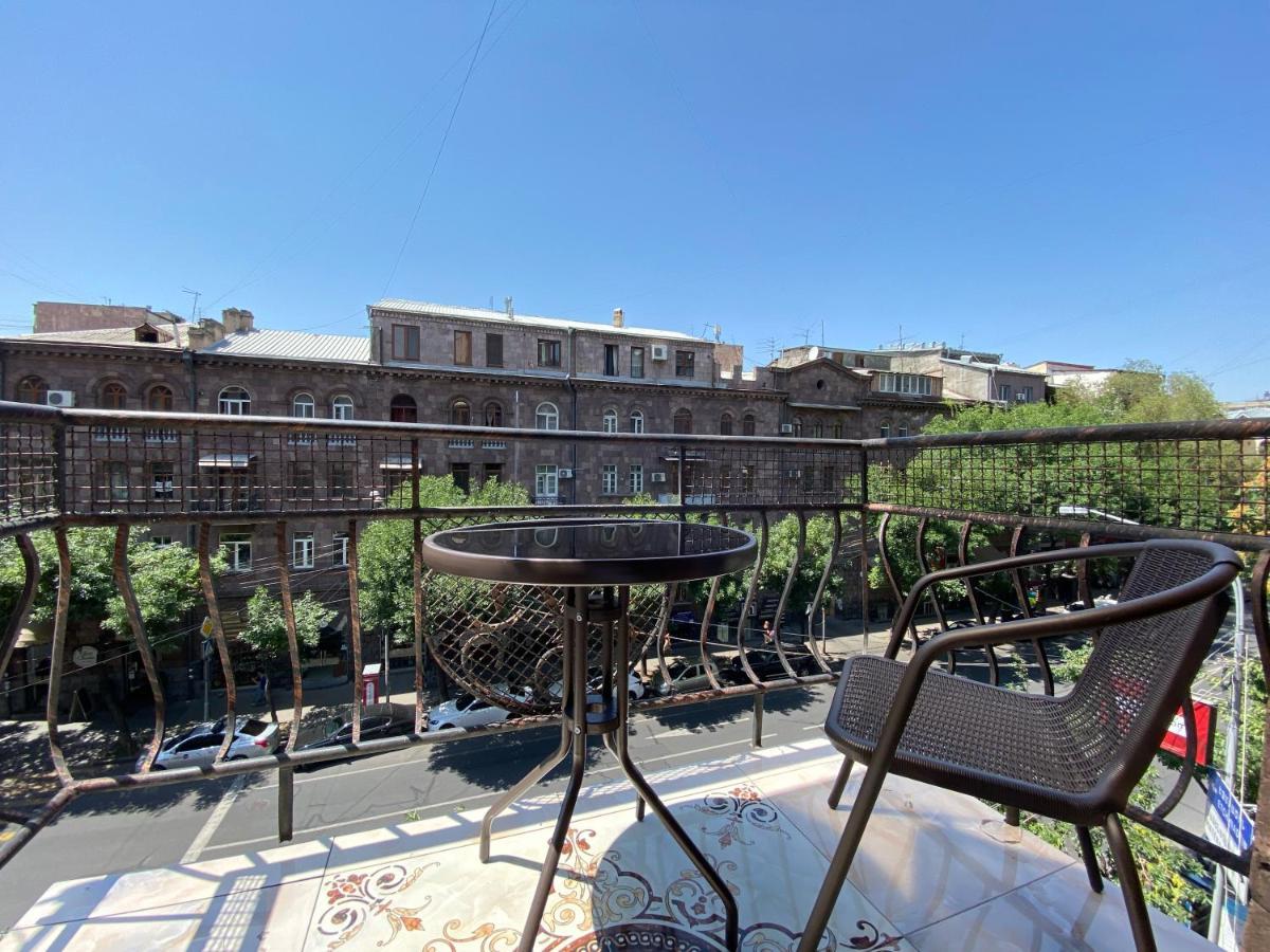 Amiryan Street 1 Bedroom Deluxe Apartment With Balcony Am104 Erevan Exterior foto