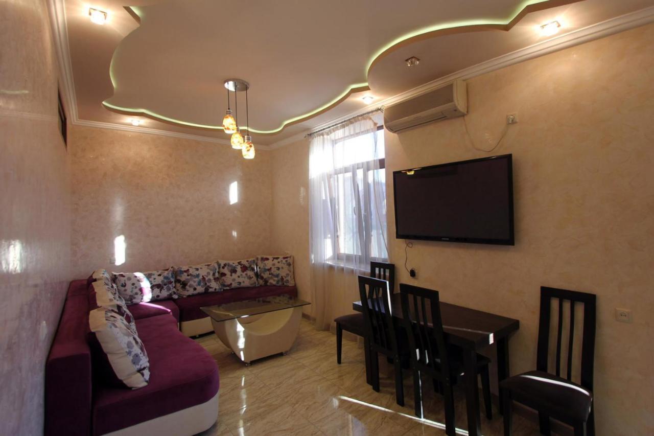 Amiryan Street 1 Bedroom Deluxe Apartment With Balcony Am104 Erevan Exterior foto